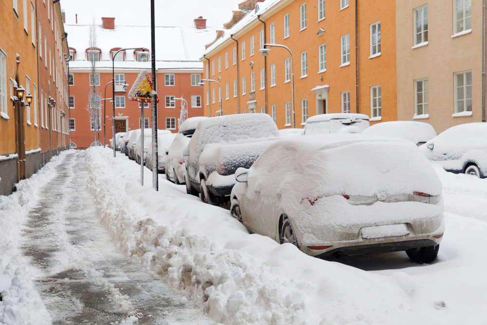 Snöröjning & istappsborttagning BRF. Upplands Väsby Stockholm