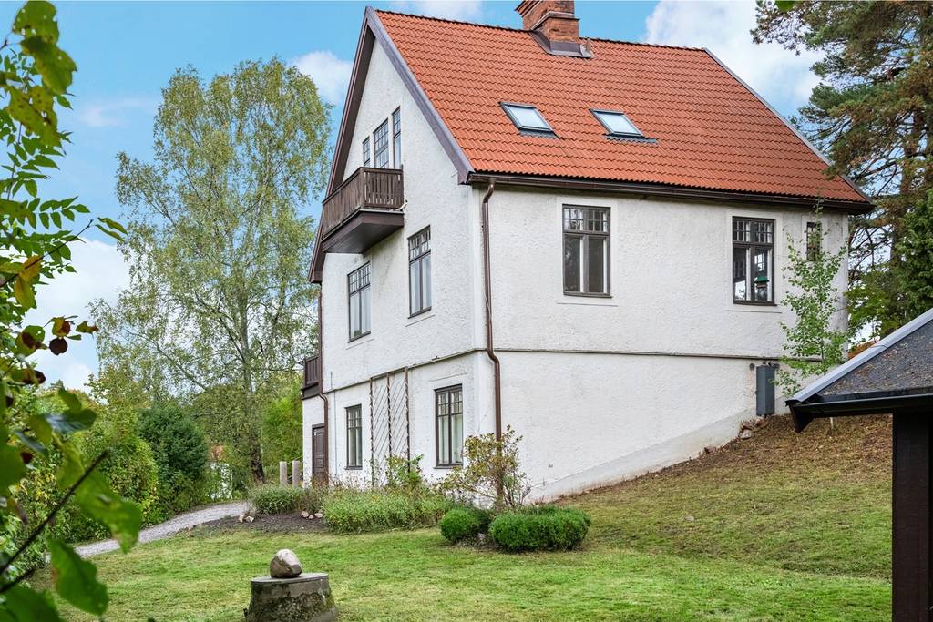 Takrenovering tegelpannor & Fasadarbeten putsvilla. Enebyberg Danderyd